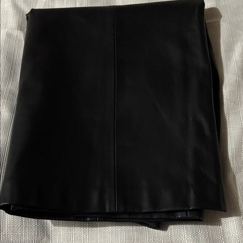 Chic Black Pencil Skirt - Picture 5 of 5